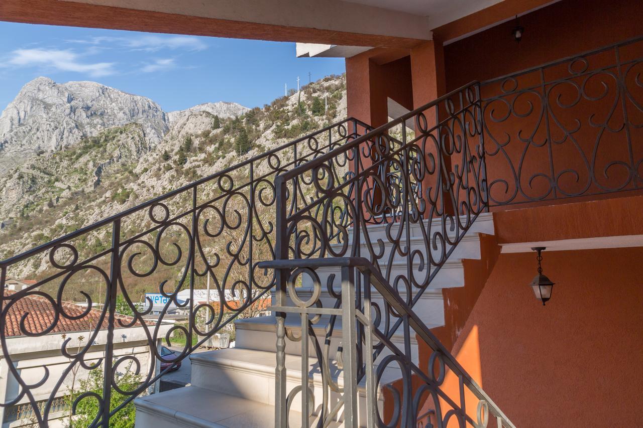 Apartment Atina Kotor Exterior foto