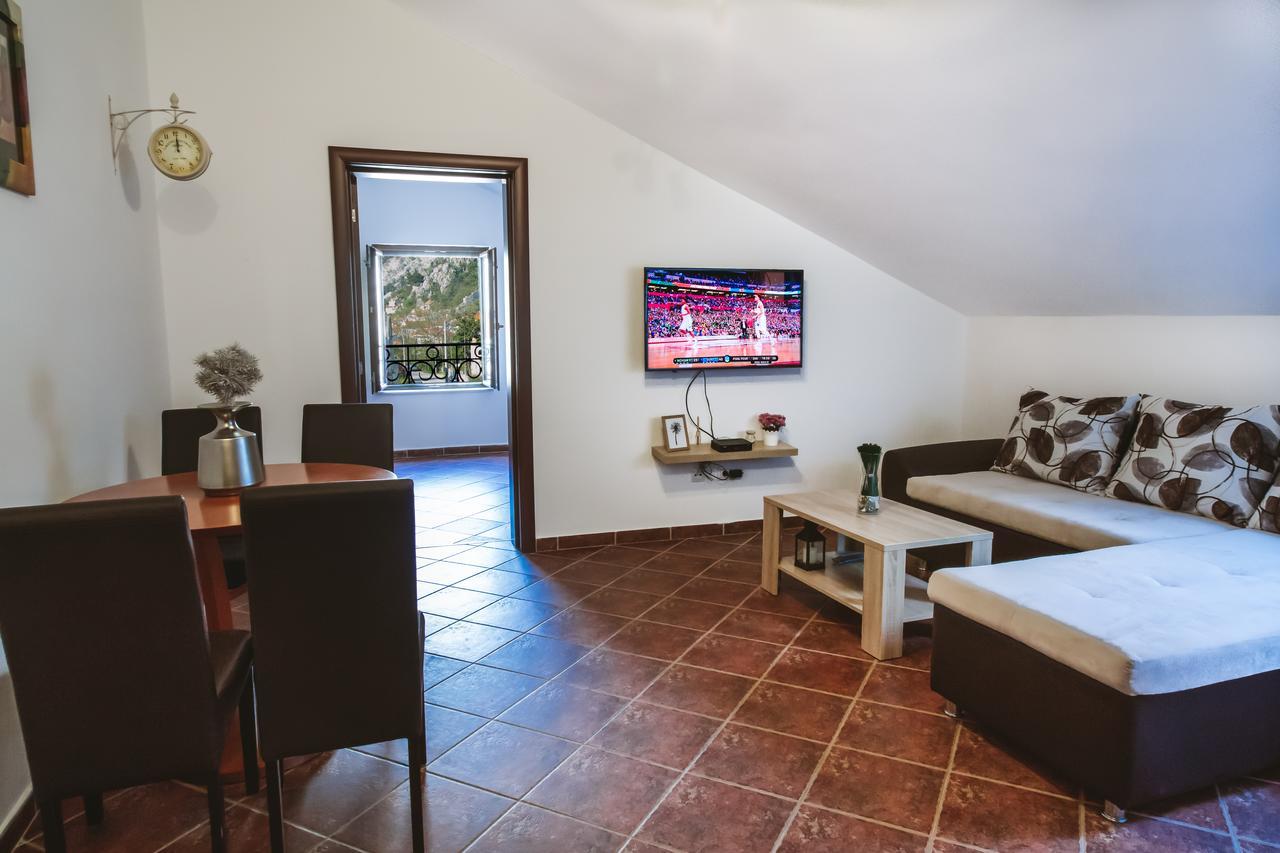 Apartment Atina Kotor Exterior foto